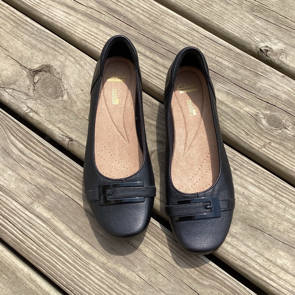 Clark’s Cushion Emmes Black Flats -8.5